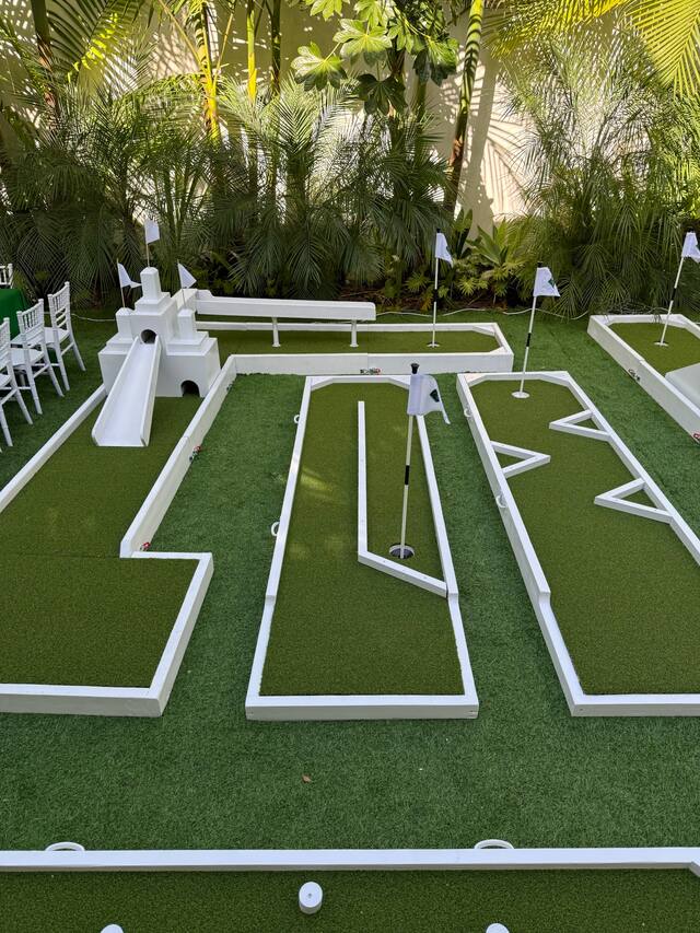 Luxury backyard mini golf